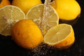 why You Should Be Drinking Lemon Water in the Morning