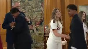 Cumprimento de Lamine Yamal à princesa Sofia vira motivo de polêmica nas redes sociais
