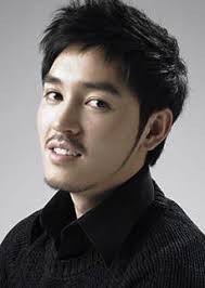 Name: 김동희 / Kim Dong Hee (Kim Dong Hui) Profession: Actor Birthdate: 1979-June-06. Height: 178cm. Weight: 68kg. Family: Older sister/actress Kim Hye Soo ... - Kim-Dong-Hee