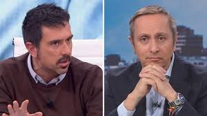 Carlos Cuesta se mofa de Ramón Espinar por atribuir a Sánchez el segundo Mundial de España: «Él lo que lleva son 15 estrellas de corrupción»