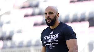 Lionel Messi's Bodyguard Tackles Steve Nash During Charity Soccer Game