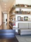 Contemporary corner hylly