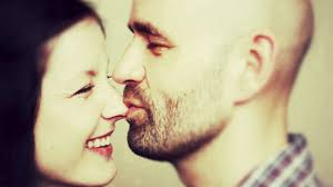 Beziehungs- und Dating-Experte Eric Hegmann. Kann die erste große Liebe ein Leben lang halten? Ja, das ist möglich, aber es handelt sich um ein hartes Stück ... - 2.bild