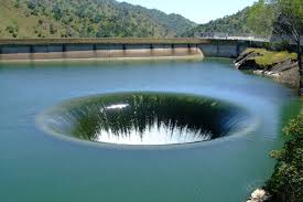 「ダム穴　日本」の画像検索結果