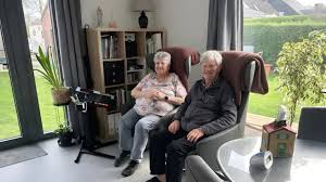 El matrimonio de jubilados que decidió irse a vivir a una casa prefabricada de 50m² en el jardín: “Tenemos esp