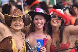 Turistas destacam organização e educação local como marcas do Carnaval em BH