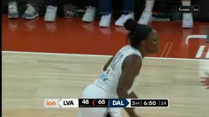 A'ja Wilson scores 18 points for the Aces