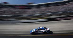 Larson Dominates Bristol Spring Race with Commanding Win