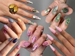 Spring’s Top Nail Trends Range From Hypnotic Multichrome to Dewy Jelly Finishes