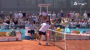 ¡Raro pero legal! Cerúndolo cruza la red en Madrid