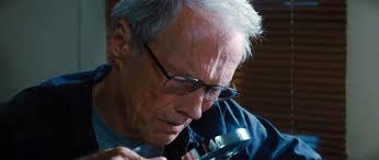Clint Eastwood Cant See Trouble With The Curve - clint-eastwood-cant-see-trouble-with-the-curve-1418628009