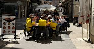 ¿Por qué hay tanta gente con camiseta amarilla por el centro de Valencia?