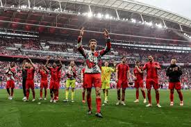 Bayern Munich Honors Thomas Müller, Manuel Neuer Returns