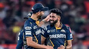 Caught on camera! Ashish Nehra’s ‘secret signals’ to Mohammed Siraj and Prasidh Krishna – WATCH