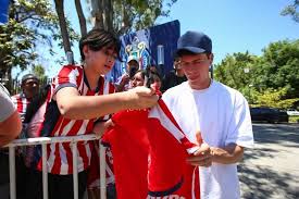 Arropan a Chivas en Verde Valle