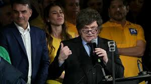 Leonardo Sakamoto: Após atacar brasileiros, Milei ameaça quem atacar argentinos