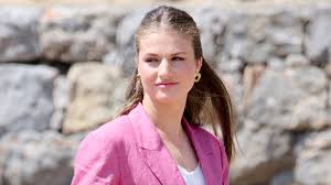 Princess Leonor pays subtle style tribute to Queen Letizia at major royal engagement