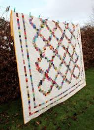 Résultat de recherche d'images pour "scrappy irish chain quilt pattern"