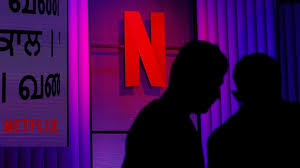 Los CEOs de Netflix no logran calmar a inversores tras oferta en 