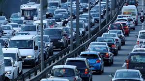 Osterreiseverkehr: Schon jetzt volle Straßen - auch morgen Staugefahr