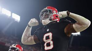 Kyle Pitts catching the ball