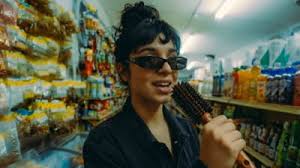 Prima artistă din România creată cu inteligența artificială a strâns milioane de vizualizări....