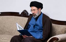 عکس | تصویری تازه از حضور آیت‌الله سید مجتبی حسینی خامنه‌ای در اربعین سال گذشته