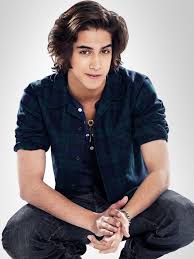 Resultado de imagem para avan jogia