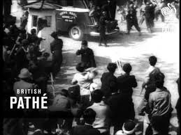 Resultado de imagem para anti-riot police tokyo