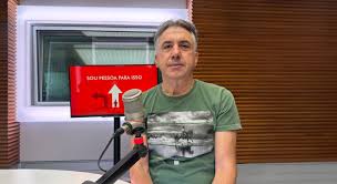 Teresa Dias Mendes entrevista Tadeu Vilani