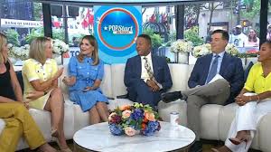 ‘Today’: Savannah Guthrie & Carson Daly Switch Outfits Mid-Show