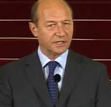 Valentin Vasilescu, fost comandant adjunct al Aeroportului Otopeni in timpul scandalului Tigareta II, a declarat luni, intr-o emisiune televizata, ... - Basescu--inregistrat-pe-ascuns-in-timpul-afacerii-Tigareta-II