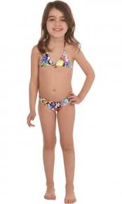 Résultat de recherche d'images pour "garçon maillot de bain"