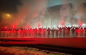 Și-au marcat victoria! Ultrașii din Peluza Sud au venit la stadion în seara meciului Universitatea Craiova - Oțelul