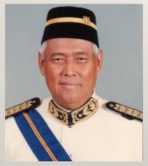 Tan Sri Abdullah Mohd. Salleh hails from Melaka and he received his early education at the Malacca High School. After passing his &#39;School Certificate&#39; ... - image_gallery%3Fimg_id%3D22008%26t%3D1398135931512