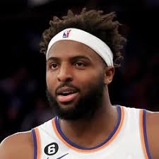 Mitchell Robinson News: Drawing start at center