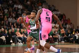 Limoges Écrase Saint-Quentin! Victoire Éclatante en Betclic Élite!