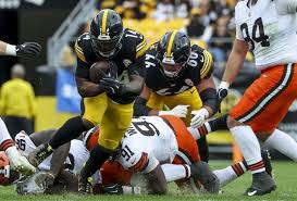 Rodgers vs. Flacco: A Rare Matchup of Quarterbacks in Their 40s