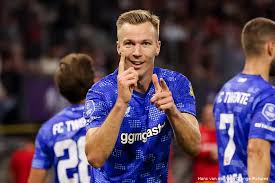 Van den Brom verklaart verrassende basisplek Verschueren: 