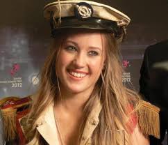Победительницей Dansk Melodi Grand Prix 2012 стала 22-летняя певица Солуна Самей (Soluna Samay). Именно она отправится в Баку, чтобы представлять Данию на ... - 1327323987_soluna-samay-poedet-v-baky