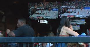 Fans erupt as Arizona wins at the buzzer