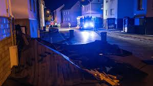 Unwetter Hessen: Dächer beschädigt, Häuser unbewohnbar — FAZ