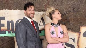 Millie Bobby Brown conta por que respeita limites que Henry Cavill estipulou sobre a relação dos dois