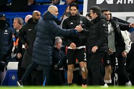 Pronósticos Divididos para el Derby Londinense: Chelsea vs Fulham - Imagen principal del artículo