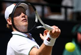 Sinner, minimo sforzo e massimo risultato: Struff domato in tre set, terza semifinale a Wimbledon