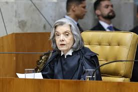 Cármen Lúcia vota para derrubar mudança na Lei da Ficha Limpa que reduziu tempo de inelegibilidade