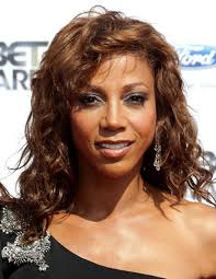 Actress Holly Robinson Peete showed off her medium curls while walking the red carpet at the BET Awards. - Holly%2BRobinson%2BPeete%2BShoulder%2BLength%2BHairstyles%2B9dB2x6N43Ril