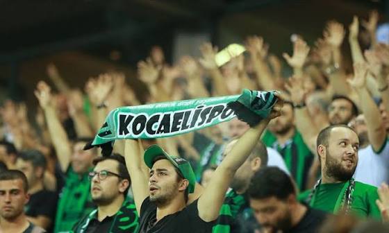 Kocaelispor taraftarı Eskişehirspor’u unutmadı