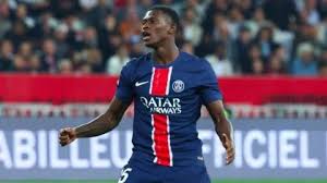 Astro do PSG ultrapassa Cristiano Ronaldo em recorde na Champions League