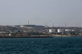 Iran rushes to load oil onto ships in anticipation of US strikes